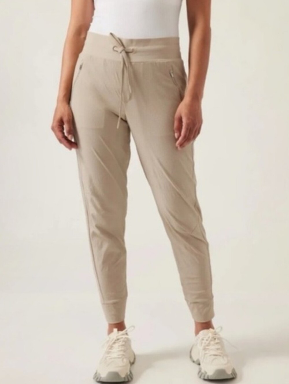 ATHLETA Trekke North Jogger Size 6 Beige Tan Hiking Outdoors Travel NWOT